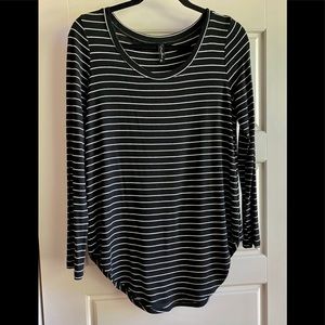 Women’s stretchy top